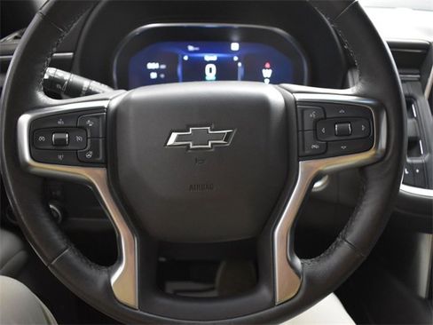 Used 2022 Chevrolet Suburban Z71 w/ Luxury Package image 14