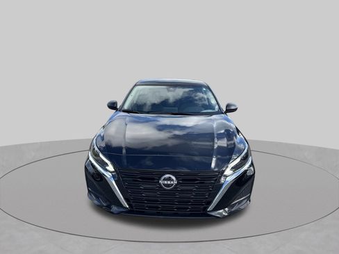 Used 2025 Nissan Altima 2.5 SV FWD image 9