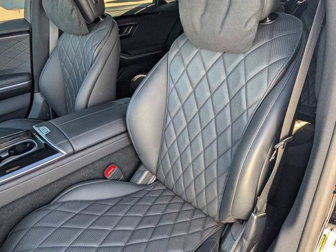 Used 2025 Mercedes-Benz S 580e 4MATIC Sedan image 19