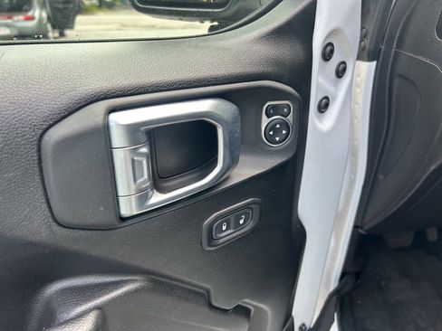 Used 2022 Jeep Wrangler Sport AWD/4WD image 14