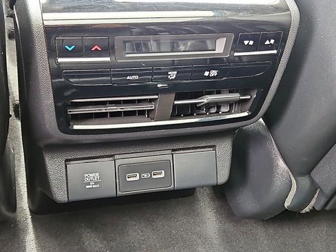 Used 2023 Acura MDX FWD image 14