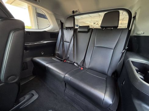 Used 2025 Toyota Grand Highlander FWD image 29