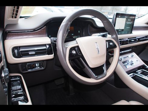 Used 2022 Lincoln Aviator Reserve w/ Equipment Group 201A image 19