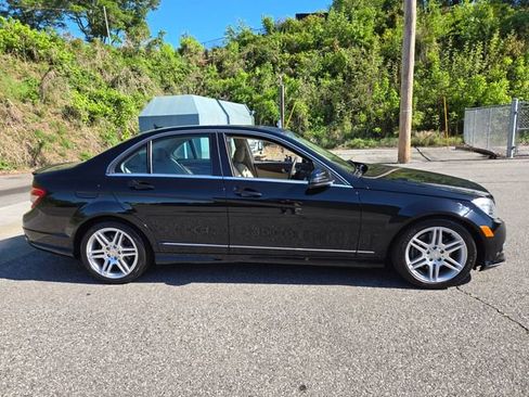 Used 2010 Mercedes-Benz C 350 Sport image 12