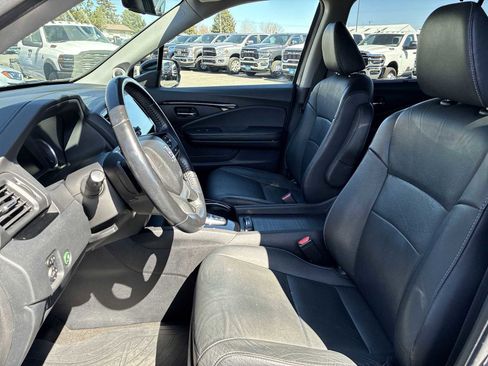 Used 2021 Honda Pilot Touring image 13