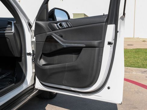 Used 2020 BMW X5 sDrive40i w/ Premium Package RWD image 50