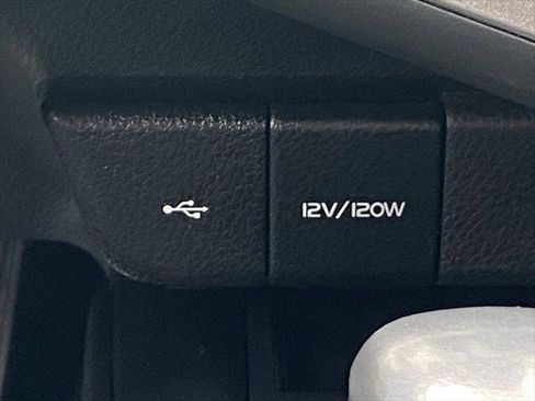 Certified 2020 Toyota Camry SE FWD image 33