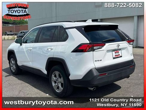 Used 2025 Toyota RAV4 XLE AWD/4WD image 11