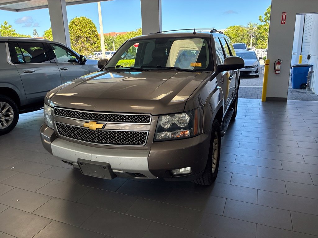 Used 2013 Chevrolet Tahoe LT w/ Suspension Package, Off-Road AWD/4WD image 2