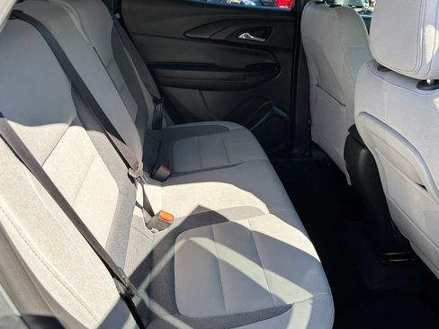 Used 2025 Chevrolet TrailBlazer LT FWD image 18