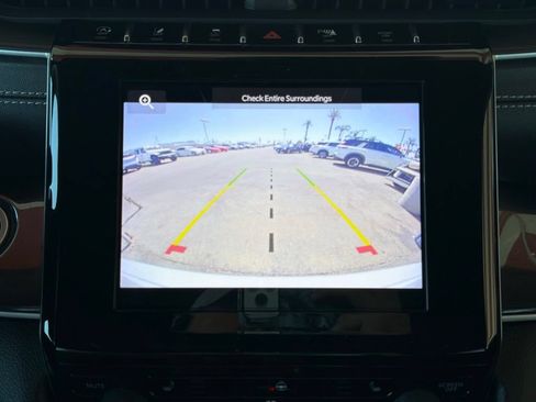 Used 2023 Jeep Grand Cherokee Altitude RWD image 30