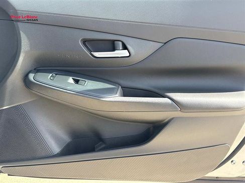 Used 2026 Nissan Sentra SV w/ SV Convenience Package FWD image 12