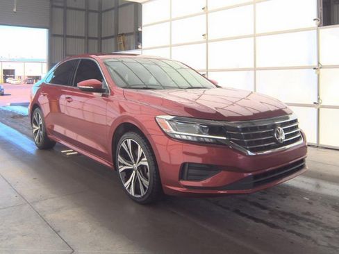 Used 2021 Volkswagen Passat 2.0T SE image 4