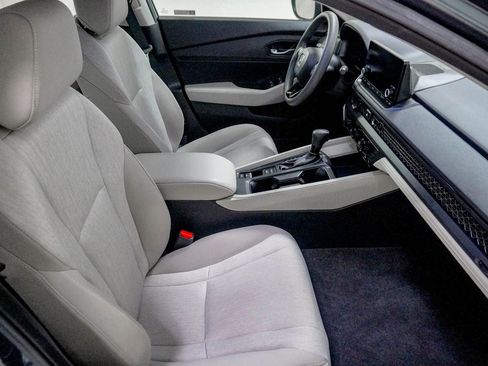 Certified 2023 Honda Accord EX image 30