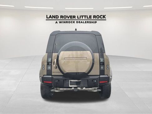 New 2026 Land Rover Defender 110 X-Dynamic SE image 7