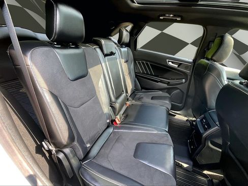 Certified 2020 Ford Edge ST w/ Cold Weather Package AWD/4WD image 27