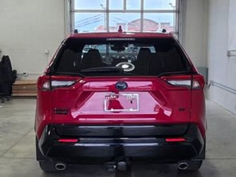 Used 2021 Toyota RAV4 SE image 4