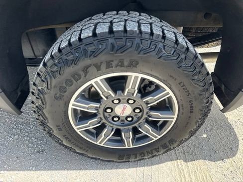 Used 2025 GMC Sierra 1500 AT4 AWD/4WD image 15