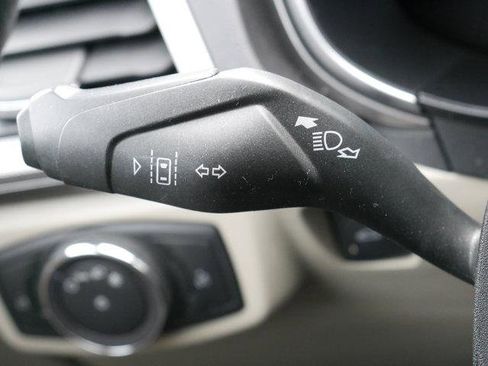 Used 2019 Ford Fusion SE image 24