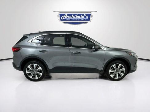 Used 2024 Ford Escape Platinum AWD/4WD image 8