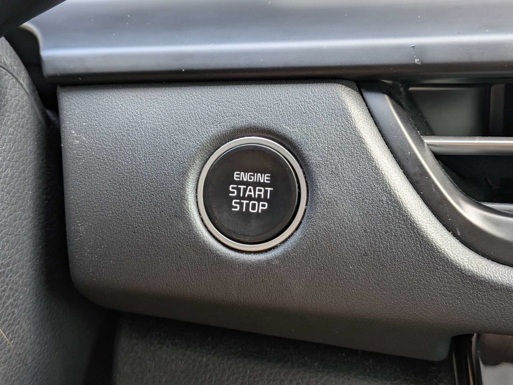 Used 2025 Kia Seltos EX FWD image 27