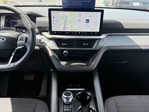 Certified 2025 Ford Explorer ST-Line AWD/4WD image 21