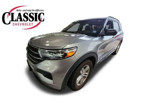 Used 2023 Ford Explorer XLT image 4