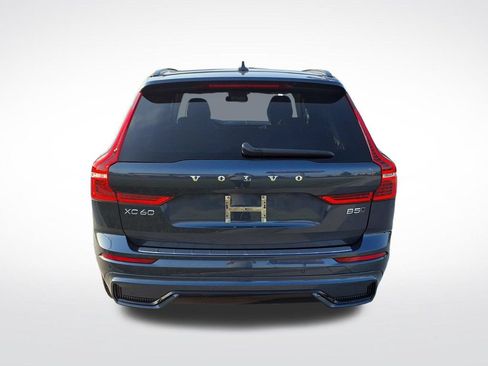 Certified 2023 Volvo XC60 B5 Plus w/ Climate Package AWD/4WD image 7