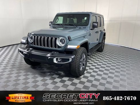New 2026 Jeep Wrangler Unlimited Sahara AWD/4WD image 3