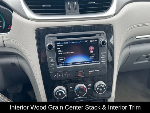 Used 2016 Chevrolet Traverse LT w/ Style and Technology Package AWD/4WD image 25