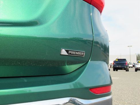 Used 2018 Chevrolet Equinox Premier image 8