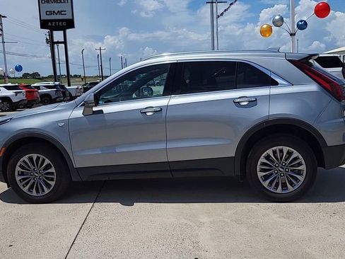 Used 2024 Cadillac XT4 Premium Luxury image 3