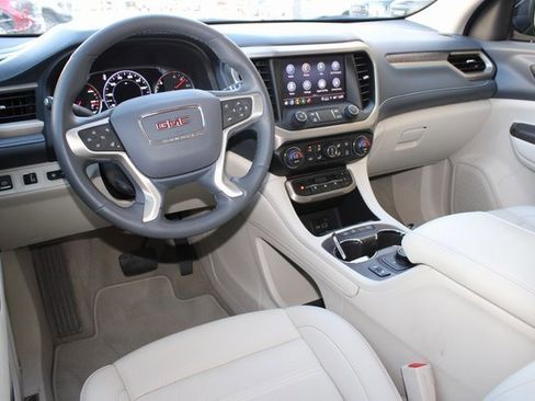 Used 2023 GMC Acadia Denali w/ Black Diamond Edition image 5