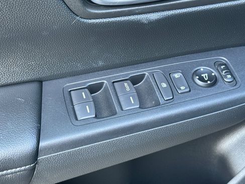 Used 2025 Honda CR-V LX image 14