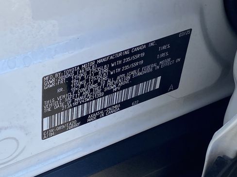 Certified 2025 Toyota RAV4 XLE Premium AWD/4WD image 31
