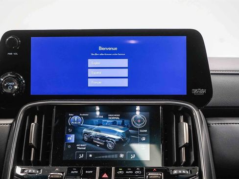 Used 2025 Lexus LX 700h F Sport image 14