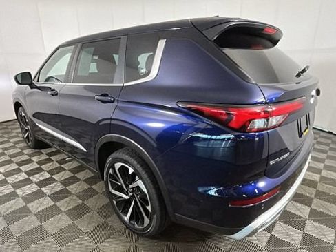 Used 2023 Mitsubishi Outlander SE FWD image 4