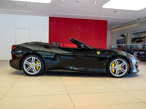 Certified 2020 Ferrari Portofino RWD image 7