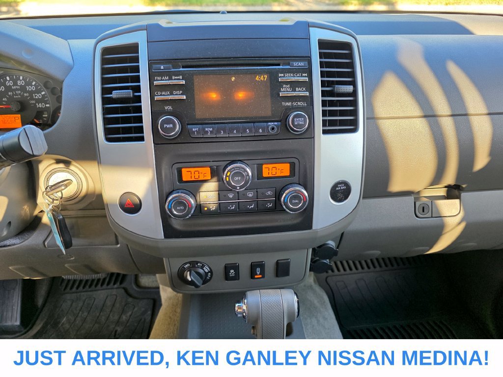 Used 2013 Nissan Frontier SV w/ SV Value Truck Pkg AWD/4WD image 11