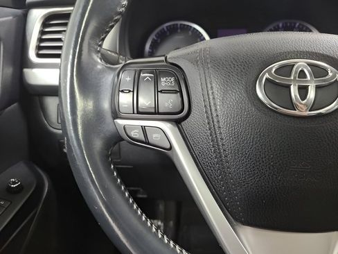 Used 2016 Toyota Highlander XLE AWD/4WD image 31
