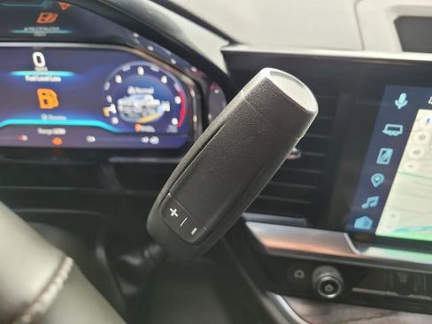 Certified 2025 Chevrolet Silverado 2500 LTZ w/ LTZ Convenience Package image 33