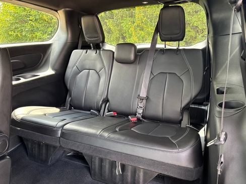 Used 2026 Chrysler Pacifica Select FWD image 22