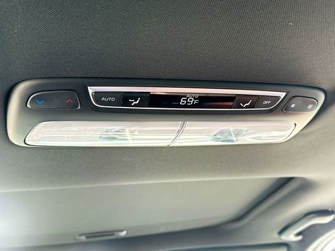 Used 2024 Kia Telluride EX w/ EX Captain's Chair Package image 26