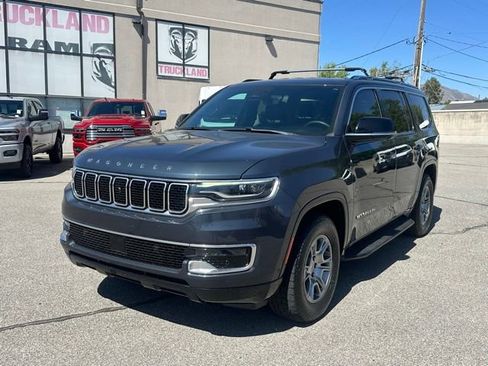 Used 2023 Jeep Wagoneer 4WD w/ Convenience Group I image 14