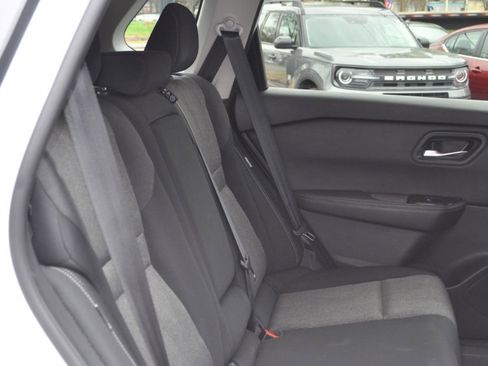 Used 2024 Nissan Rogue SV image 18