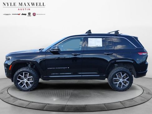 Used 2022 Jeep Grand Cherokee Summit AWD/4WD image 13