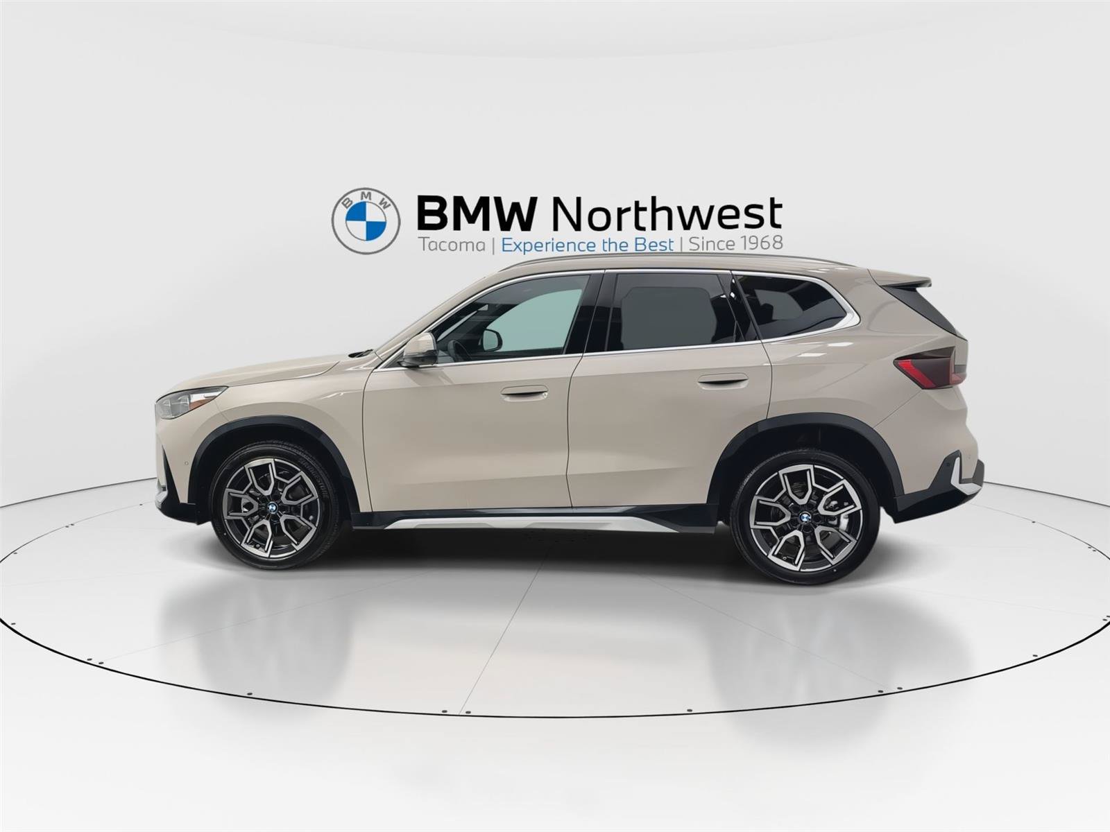 Used 2026 BMW X1 xDrive28i w/ Technology Package AWD/4WD image 11
