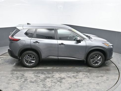 Used 2023 Nissan Rogue S image 29