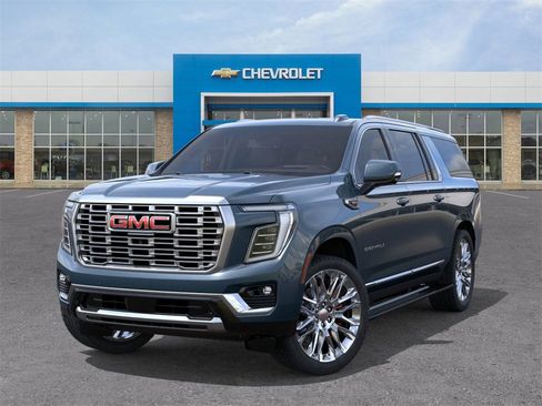 New 2026 GMC Yukon XL Denali w/ Denali Reserve Package image 6