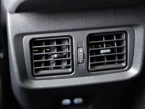 Certified 2024 Toyota Venza XLE image 39